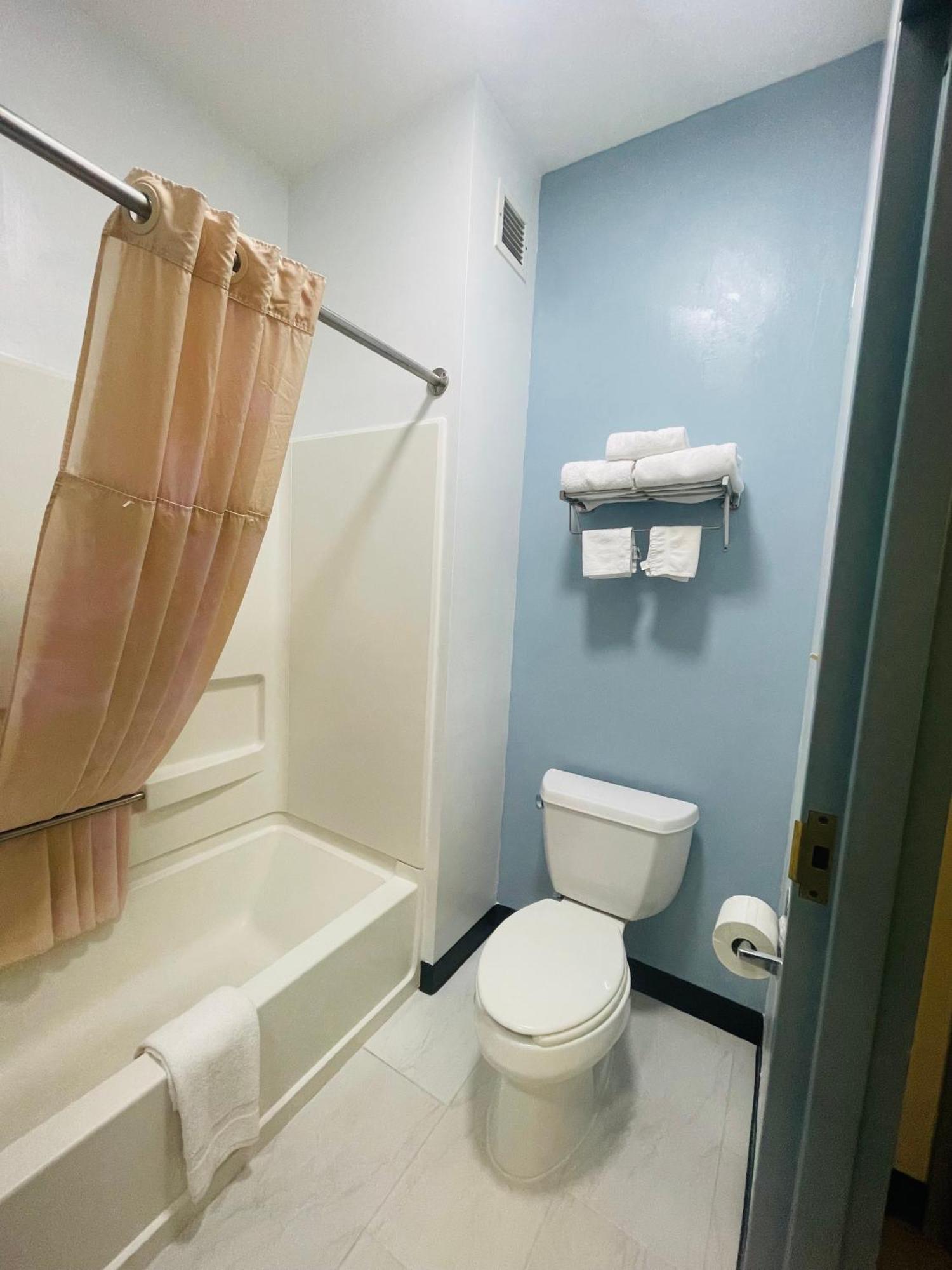 Grand Vista Hotel & Suites 보노르 외부 사진