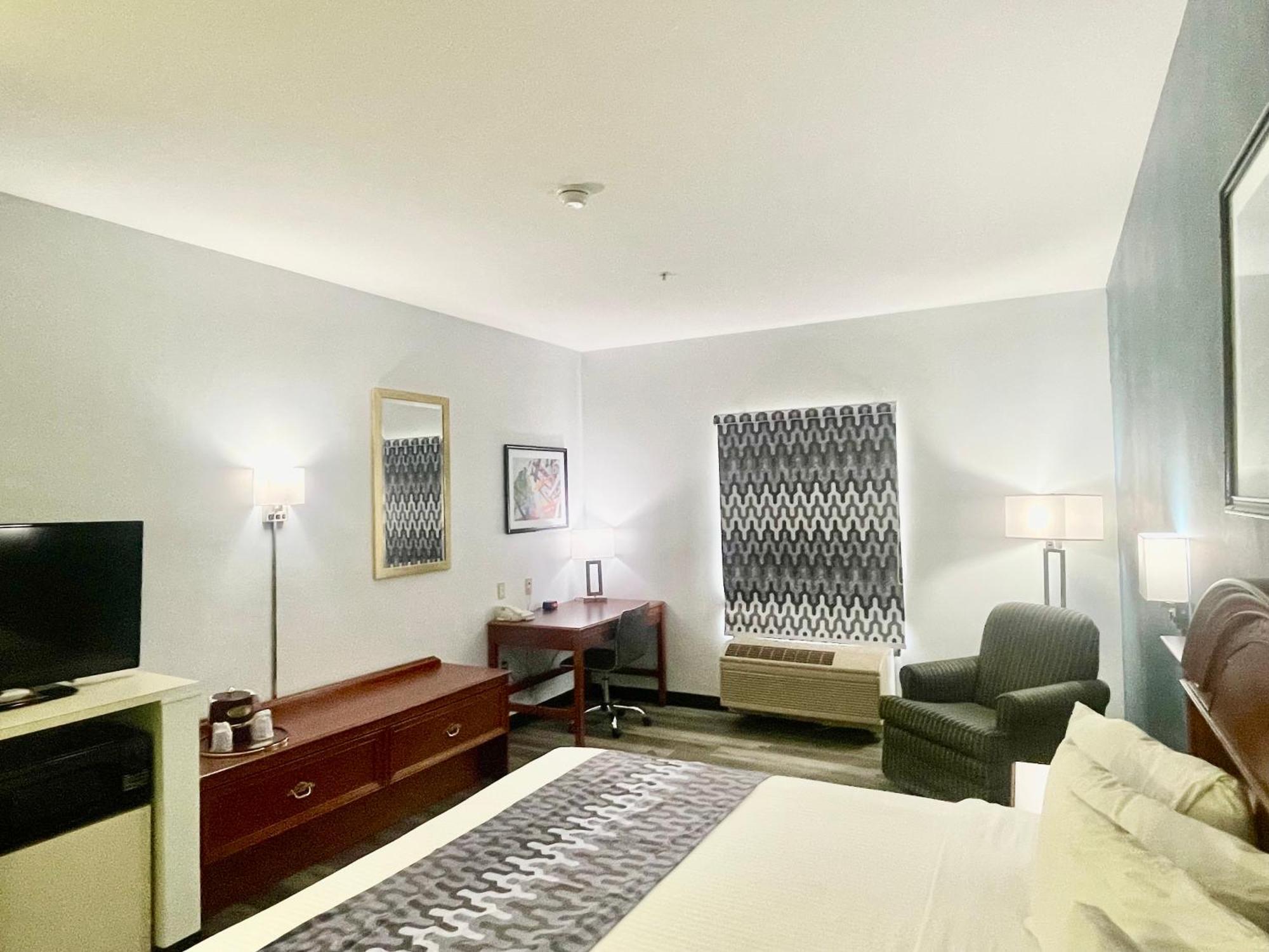 Grand Vista Hotel & Suites 보노르 외부 사진